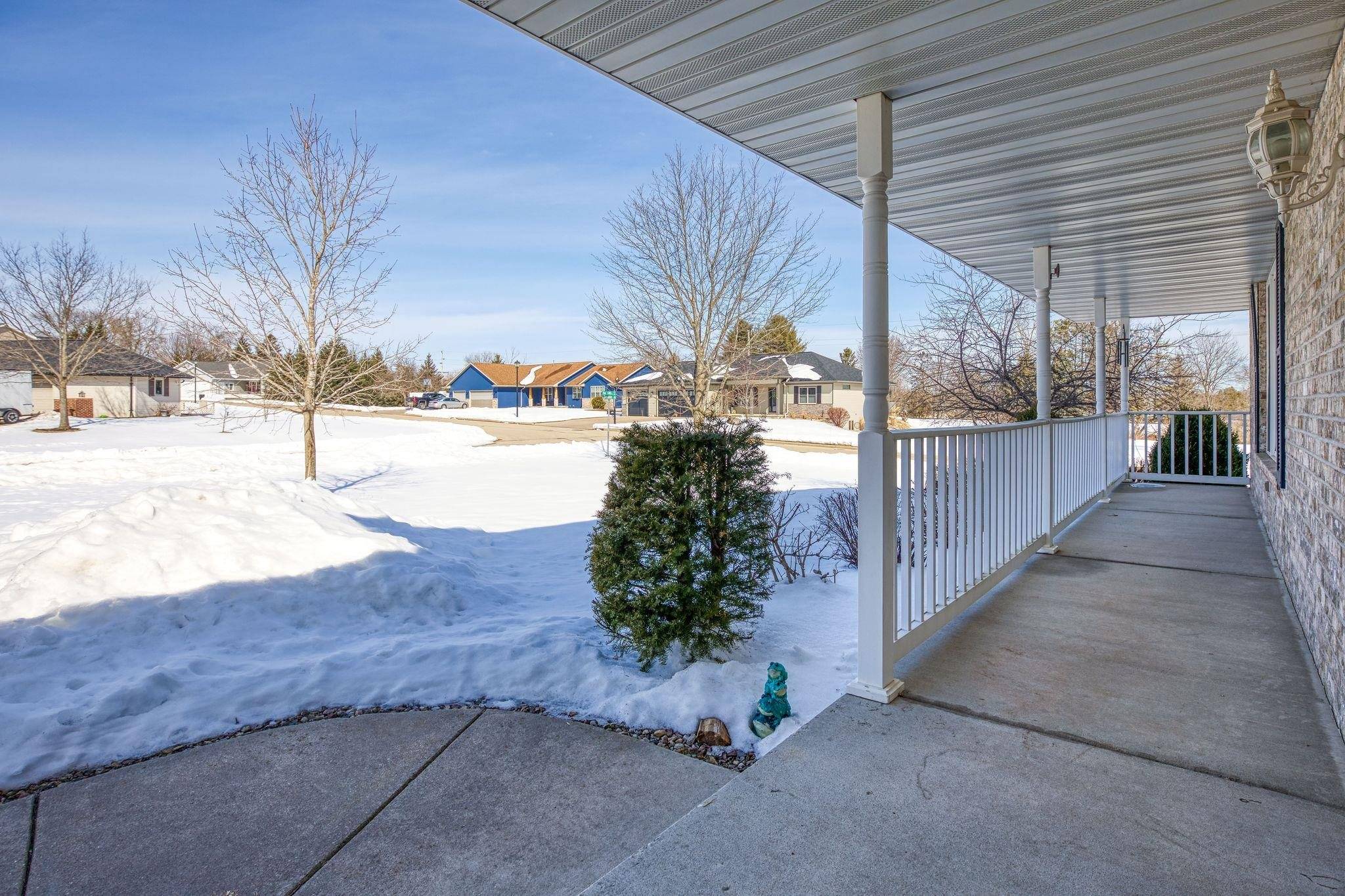 Hortonville, WI 54944-9386,211 OAK KNOLL CT