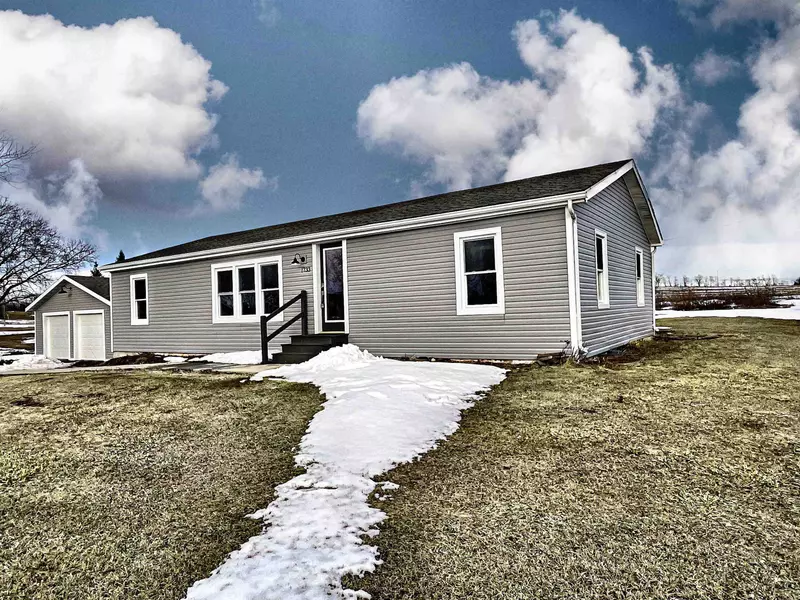 1733 CEDARVIEW DR, Saint Cloud, WI 53079