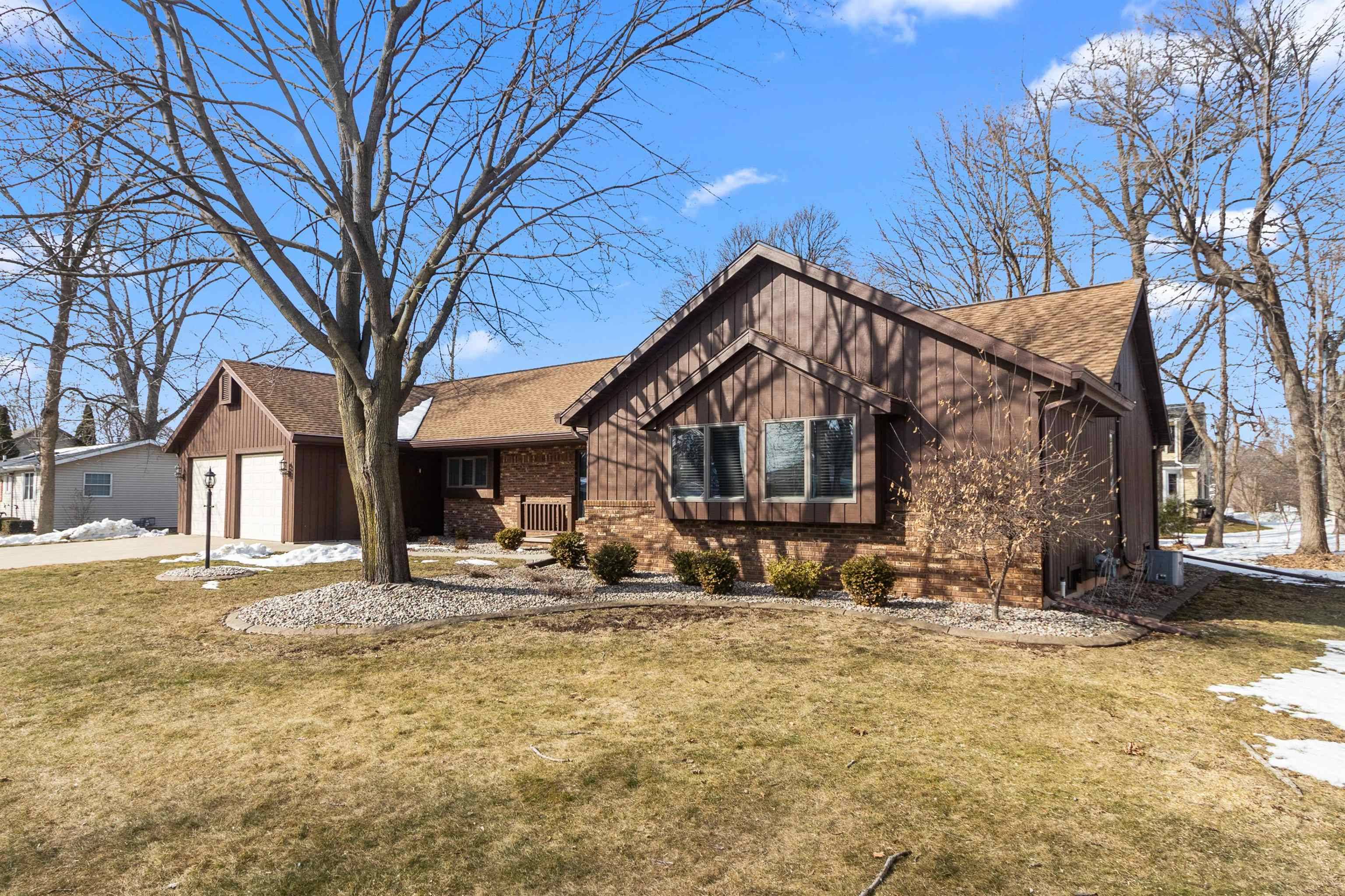 2234 WINWOOD DR, Appleton, WI 54915-1001