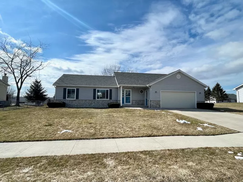 569 OAK SPRING DR, Lomira, WI 53048