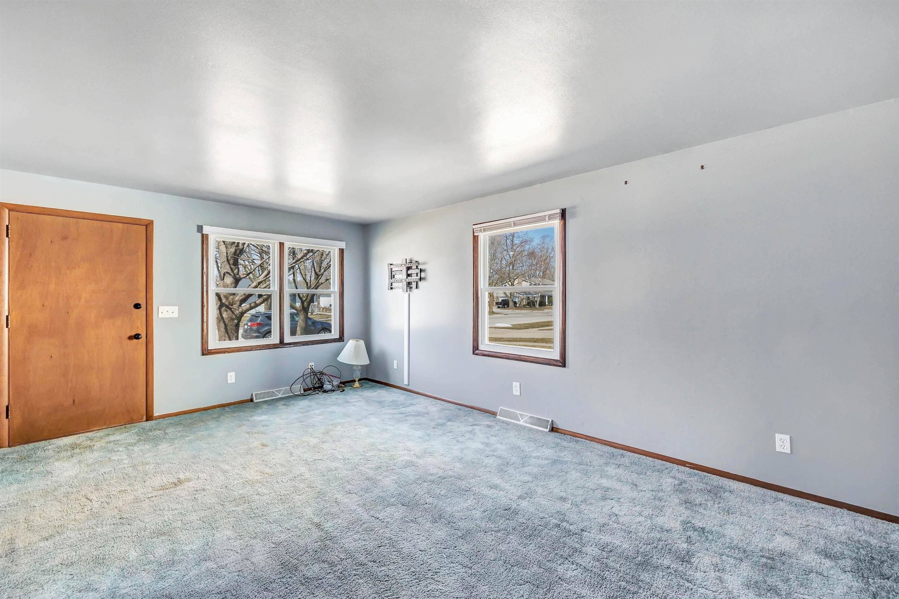 Green Bay, WI 54303-4432,1128 N LOCUST ST