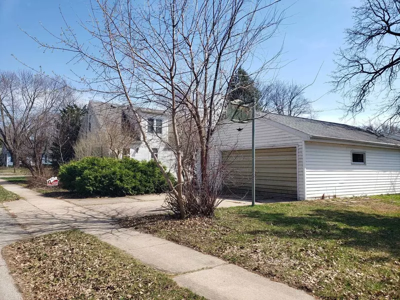 1845 MITCHELL ST, Oshkosh, WI 54901