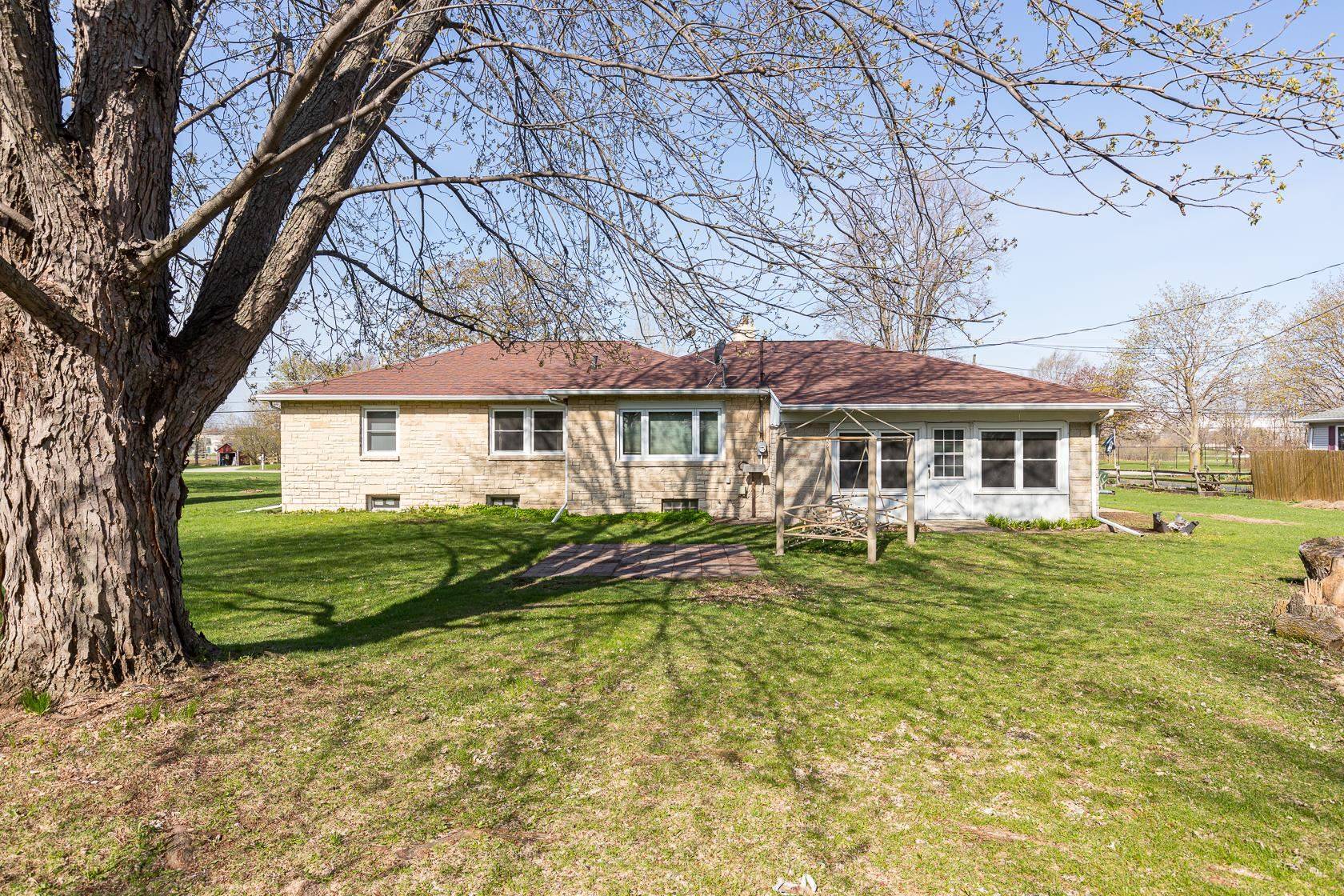Neenah, WI 54956,1055 COLD SPRING RD