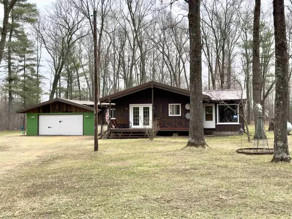 5640 MAYFLOWER LN, Gillett, WI 54124