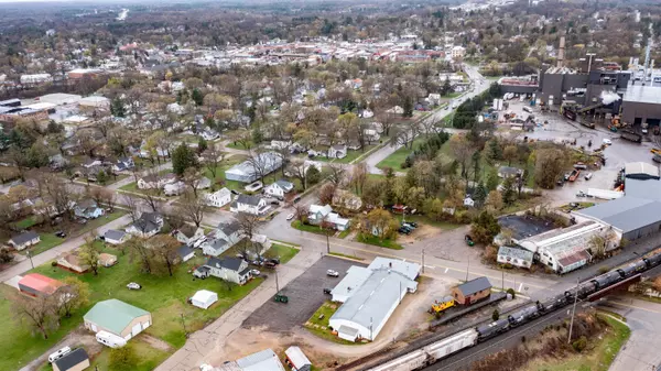 Waupaca, WI 54981,408 OAK ST