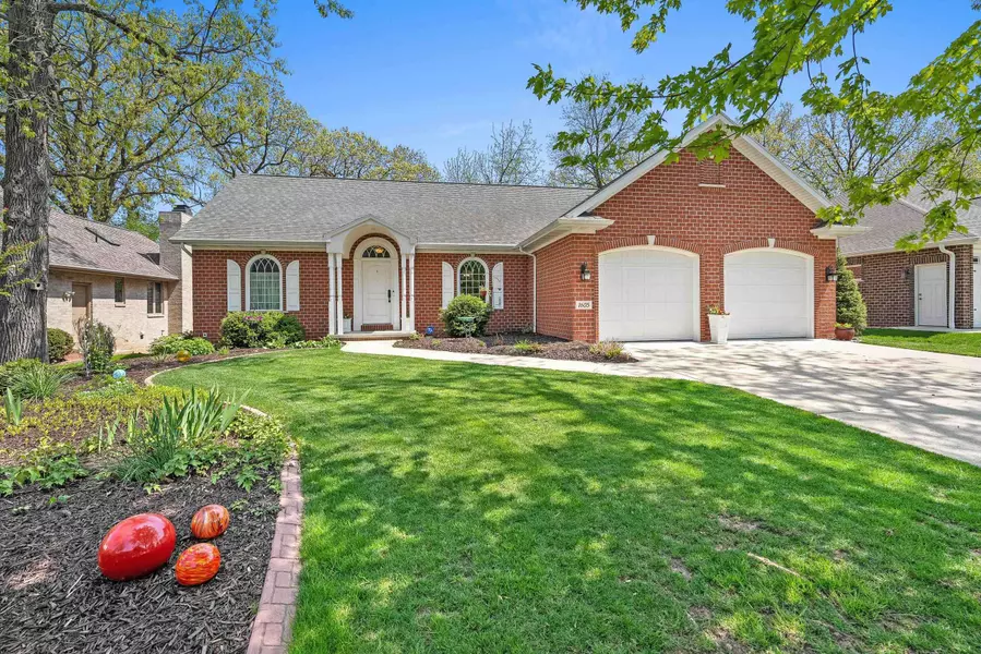1605 RUSTIC OAKS CT, Allouez, WI 54301-2400