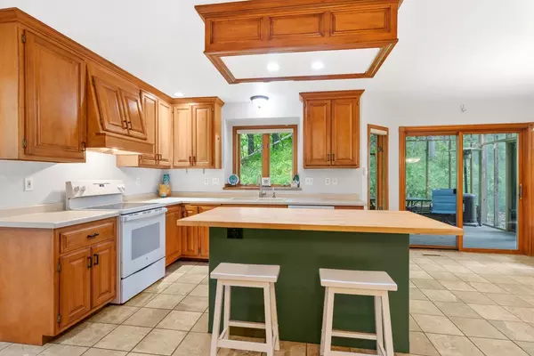 Green Bay, WI 54302,2611 NEWBERRY AVE