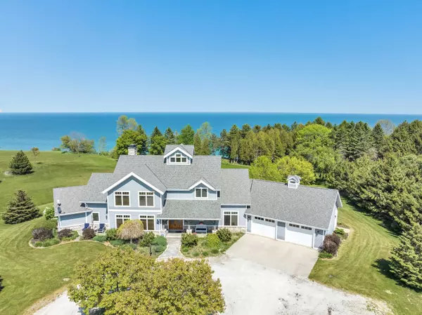 N1706 LAKESHORE RD, Kewaunee, WI 54216