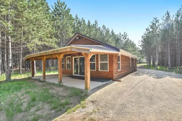 N17005 PETERSON RD, Pembine, WI 54156