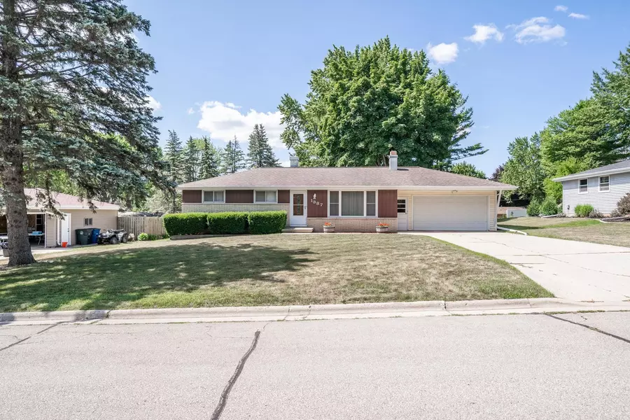 1387 ORLANDO DR, Ashwaubenon, WI 54304