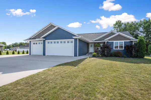 145 WHIMBREL CT, Pulaski, WI 54162-9495