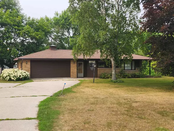 6227 STURGEON BAY RD, Luxemburg, WI 54217