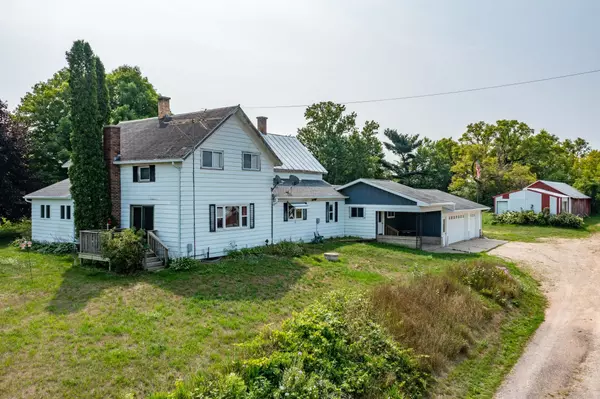 Manawa, WI 54949,E7051 LITTLE CREEK RD