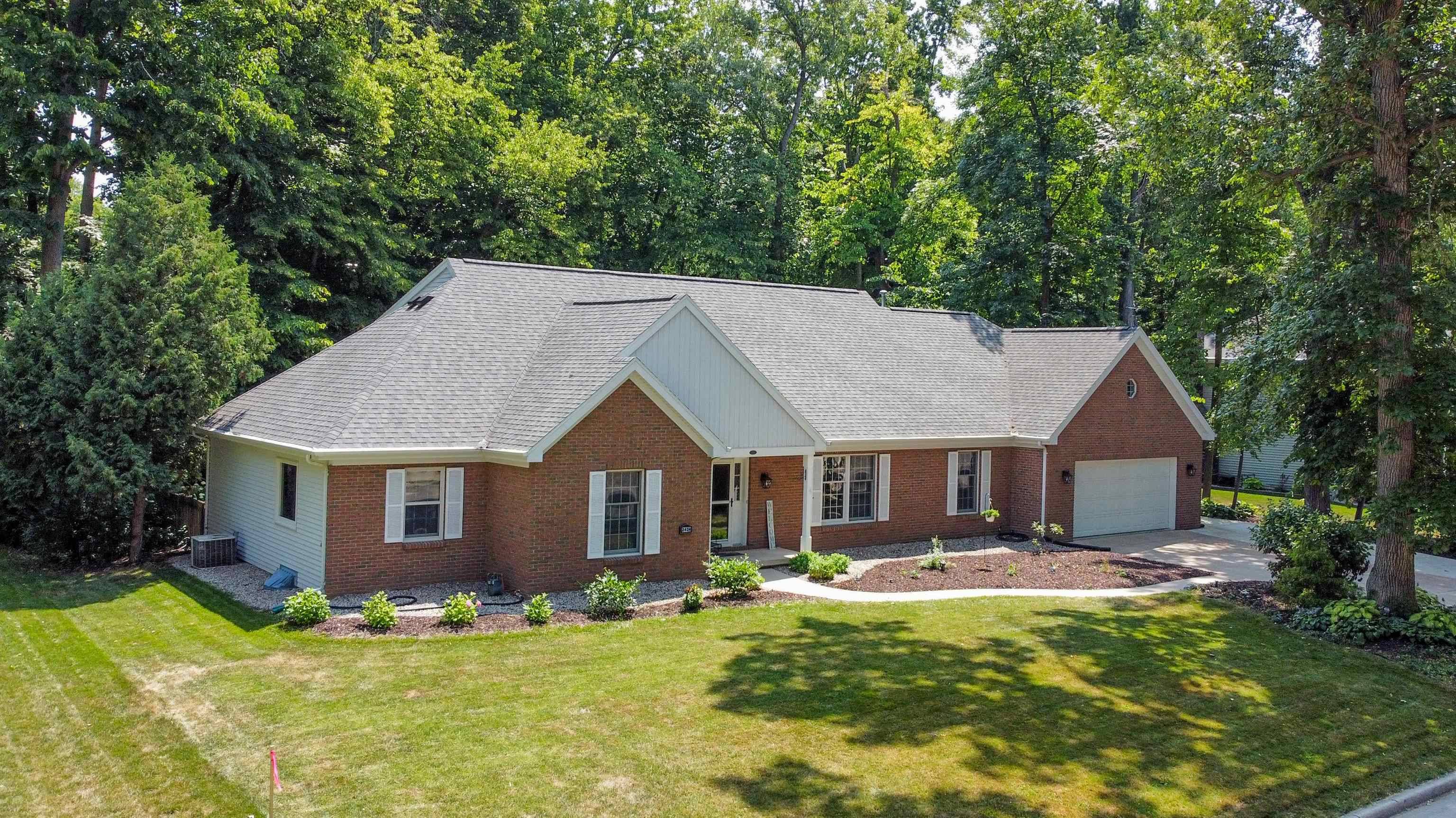 2424 MARATHON AVE, Neenah, WI 54956