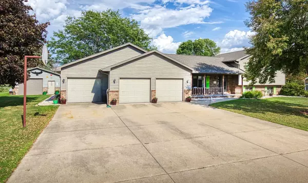 N4144 OAK LN, Kaukauna, WI 54130