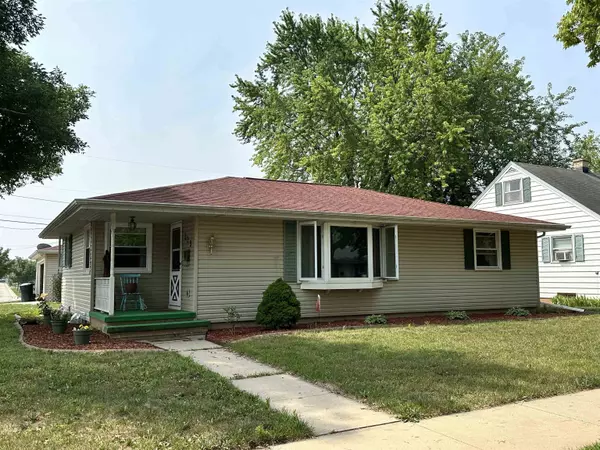 329 WALLACE ST, Combined Locks, WI 54113