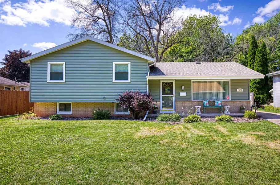 2523 S MADISON ST, Appleton, WI 54915