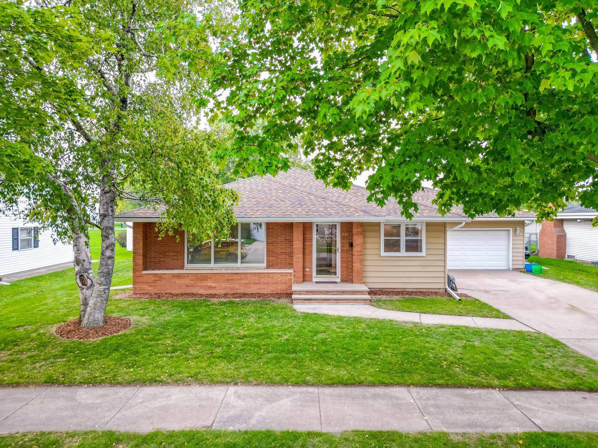 Appleton, WI 54911,330 W MICHIGAN ST