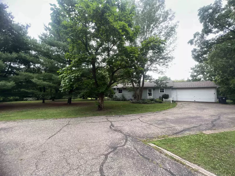 501 SLOUGH RD, Weyauwega, WI 54983