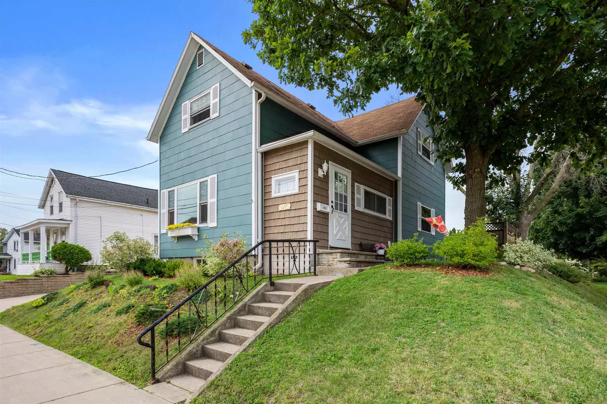 Kaukauna, WI 54130,127 TAYLOR ST