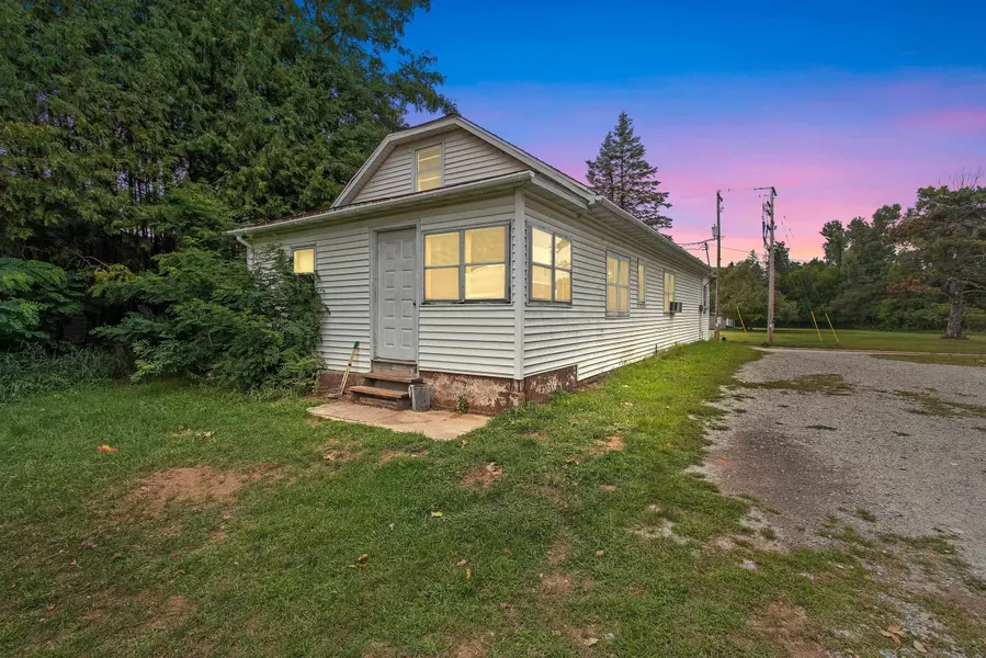 6035 COUNTY RD S, Sobieski, WI 54171-9714