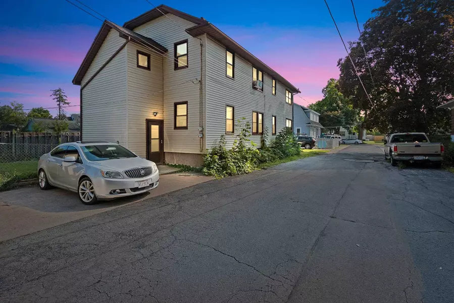 1235 CHICAGO ST, Green Bay, WI 54303-3835