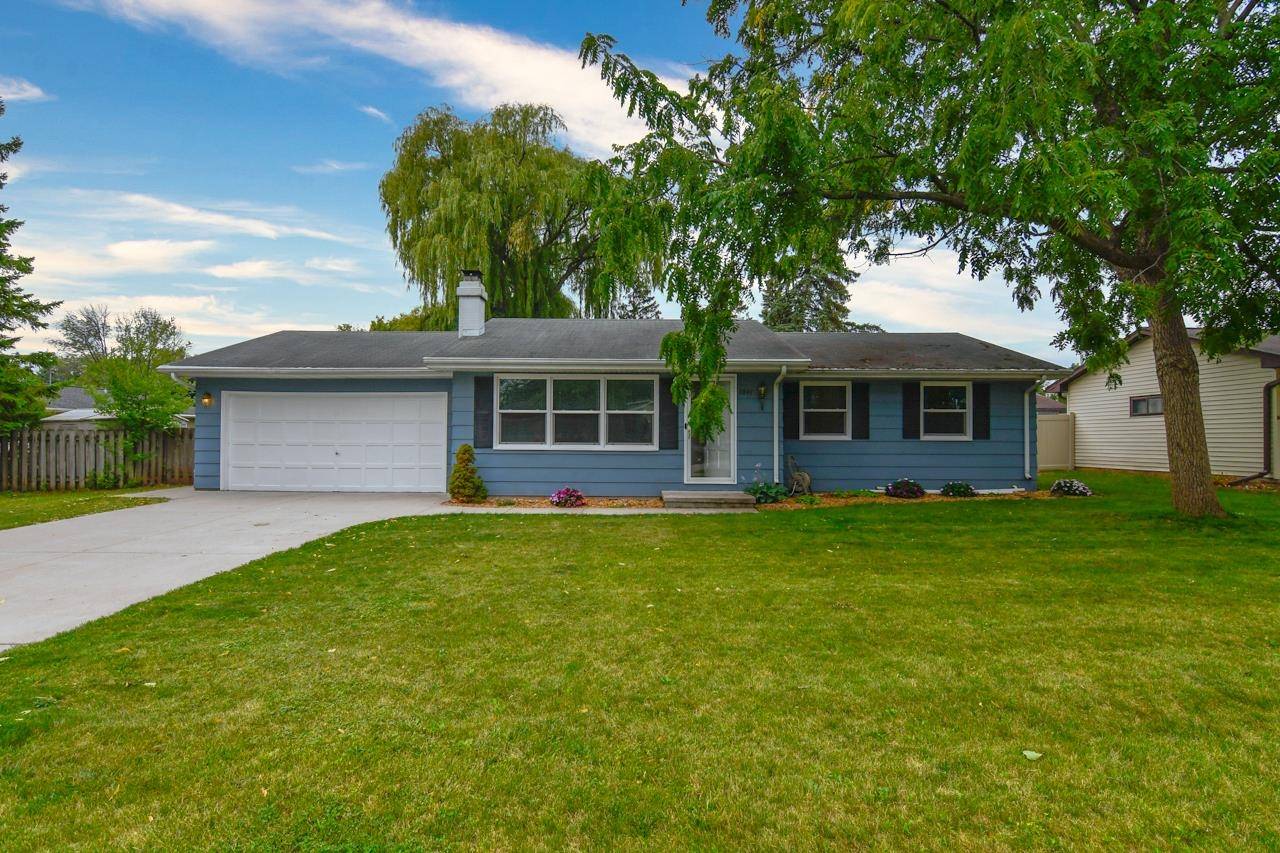 1841 ADLER WAY, Green Bay, WI 54303-3302
