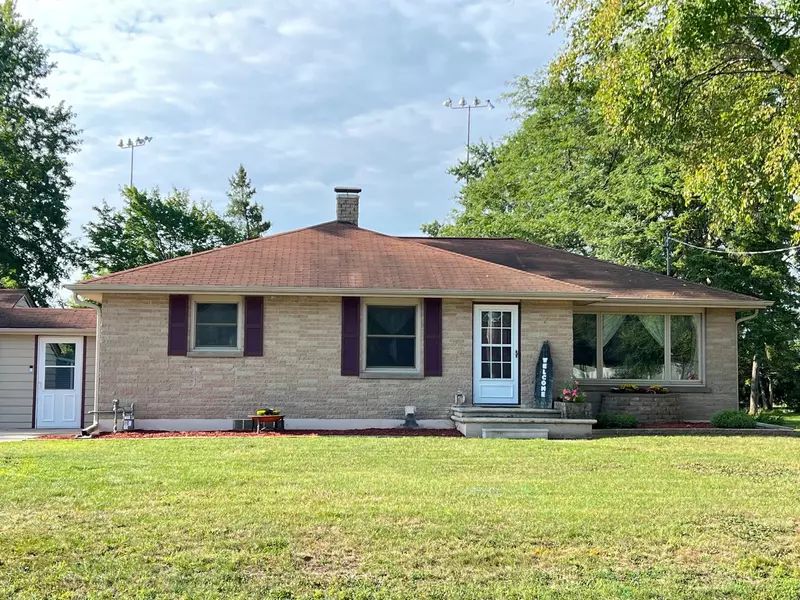 156 W CEDAR ST, Pulaski, WI 54162-9268