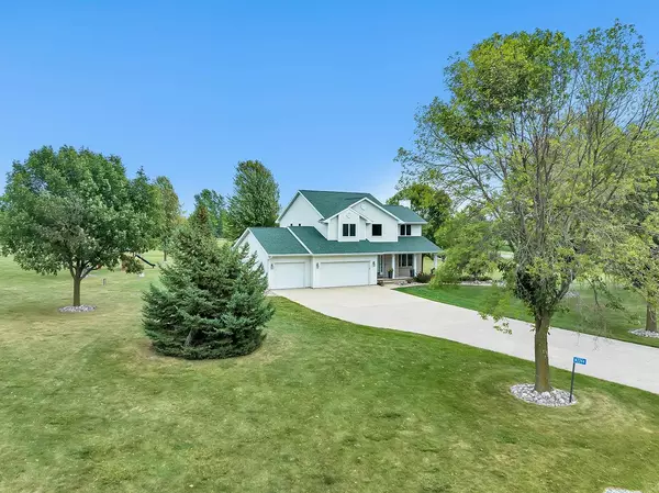 N2244 NICOLE CT, Kaukauna, WI 54130