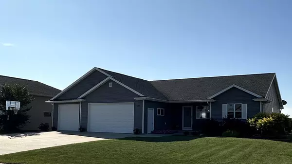 1231 ALLISON DR, Neenah, WI 54956