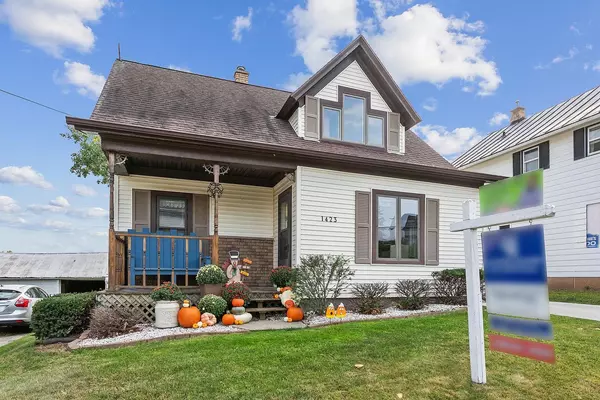 1423 MAIN ST, Kellnersville, WI 54215