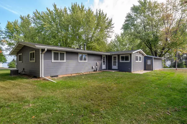 Winneconne, WI 54986,227 N 1ST ST