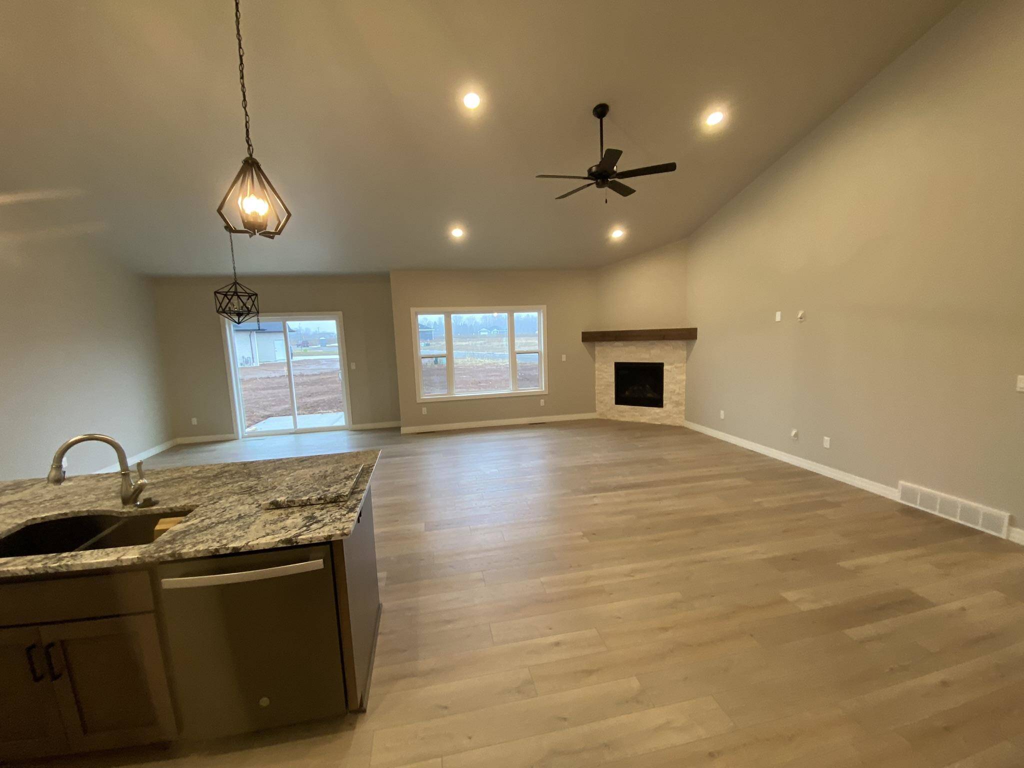 De Pere, WI 54115,1065 NUTMEG DR