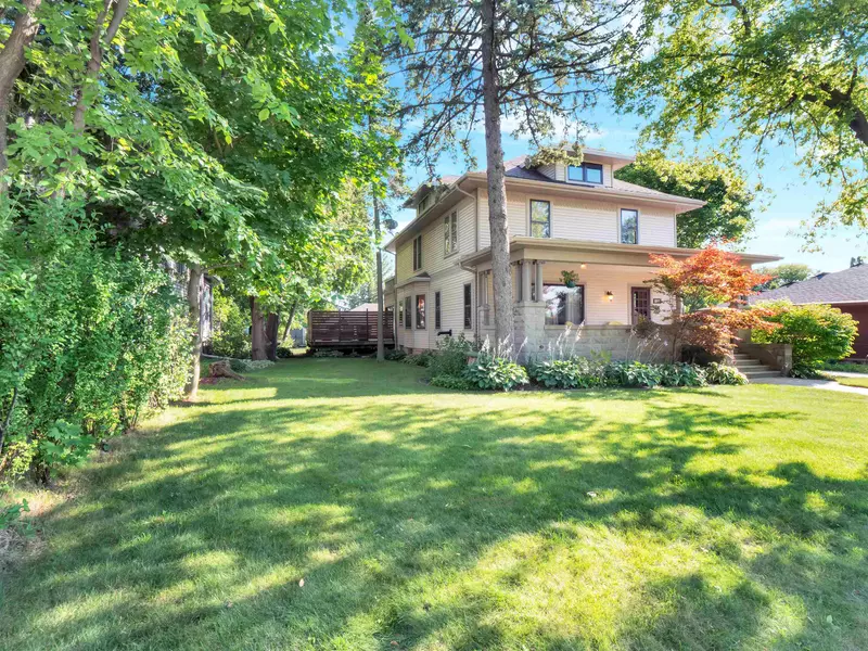 1009 EASTERN AVE, Plymouth, WI 53073