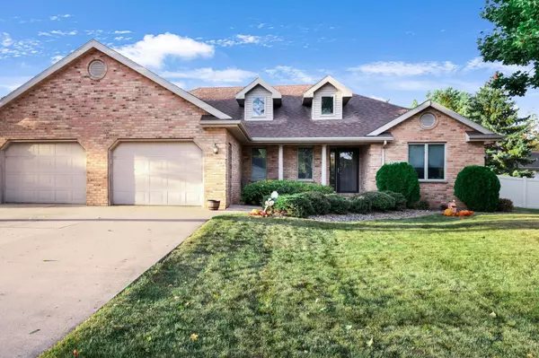 Neenah, WI 54956,1066 GRASSY PLAINS DR