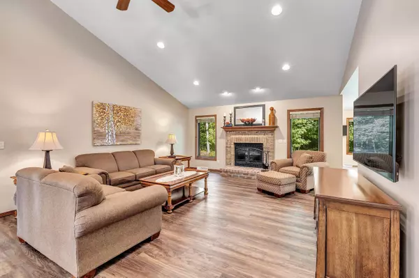 Suamico, WI 54173-7713,2258 IVES LN