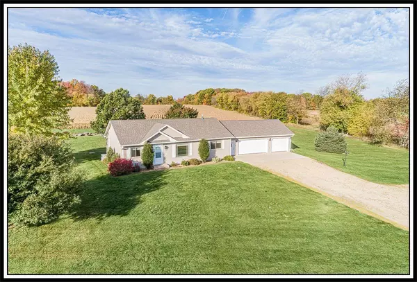 N5799 BUELOW RD, New London, WI 54961-8562