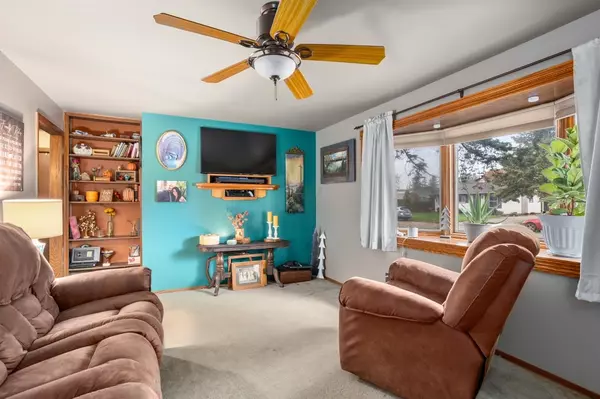 Neenah, WI 54956-4716,324 MARK CT