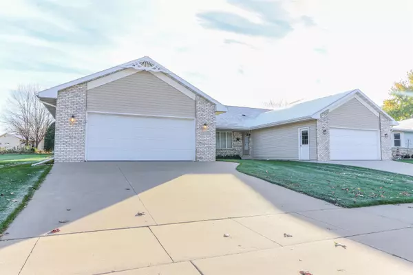 Kaukauna, WI 54130,2900 FIELDCREST DR