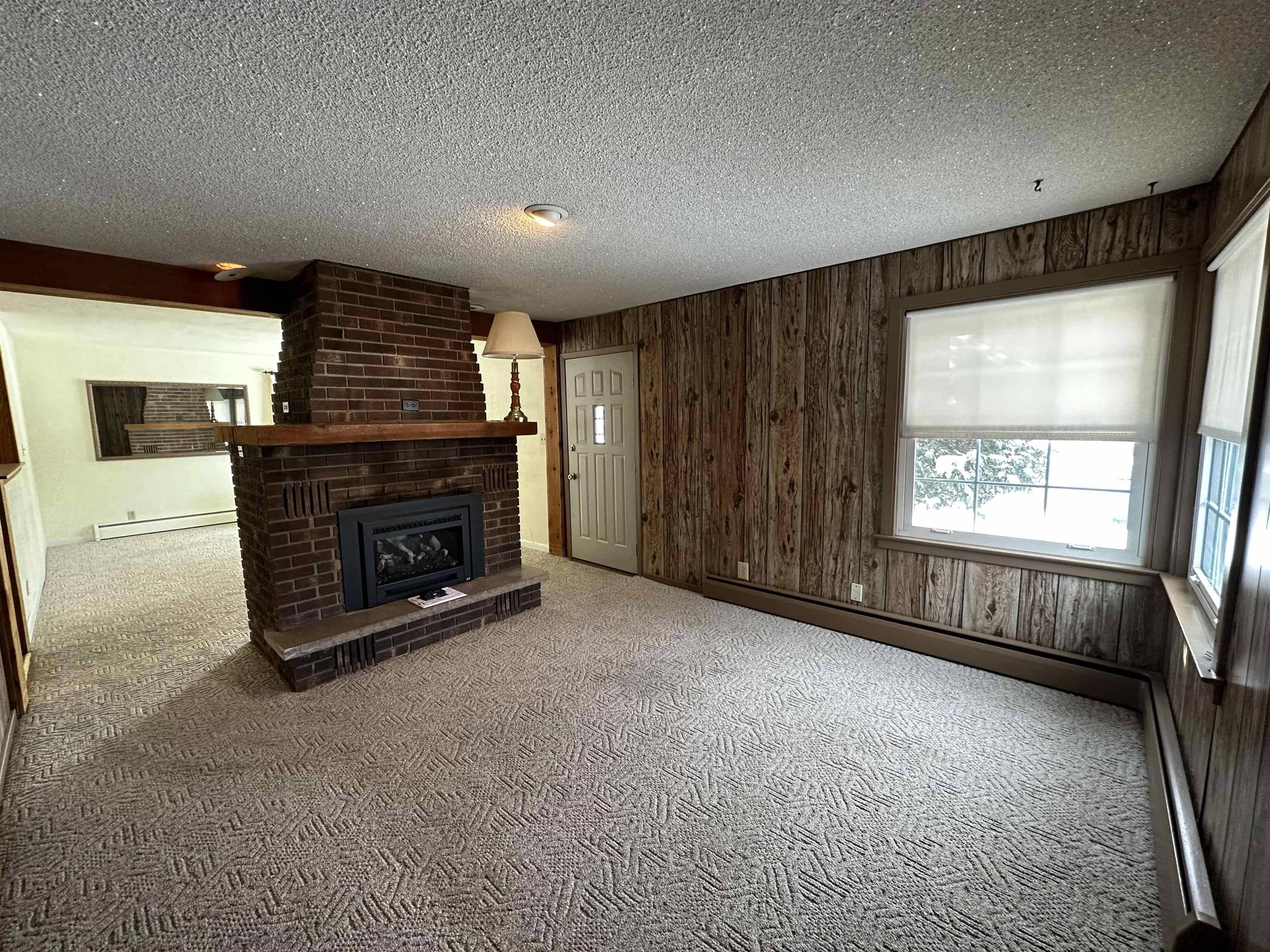 Appleton, WI 54914,3104 N LYNNDALE DR