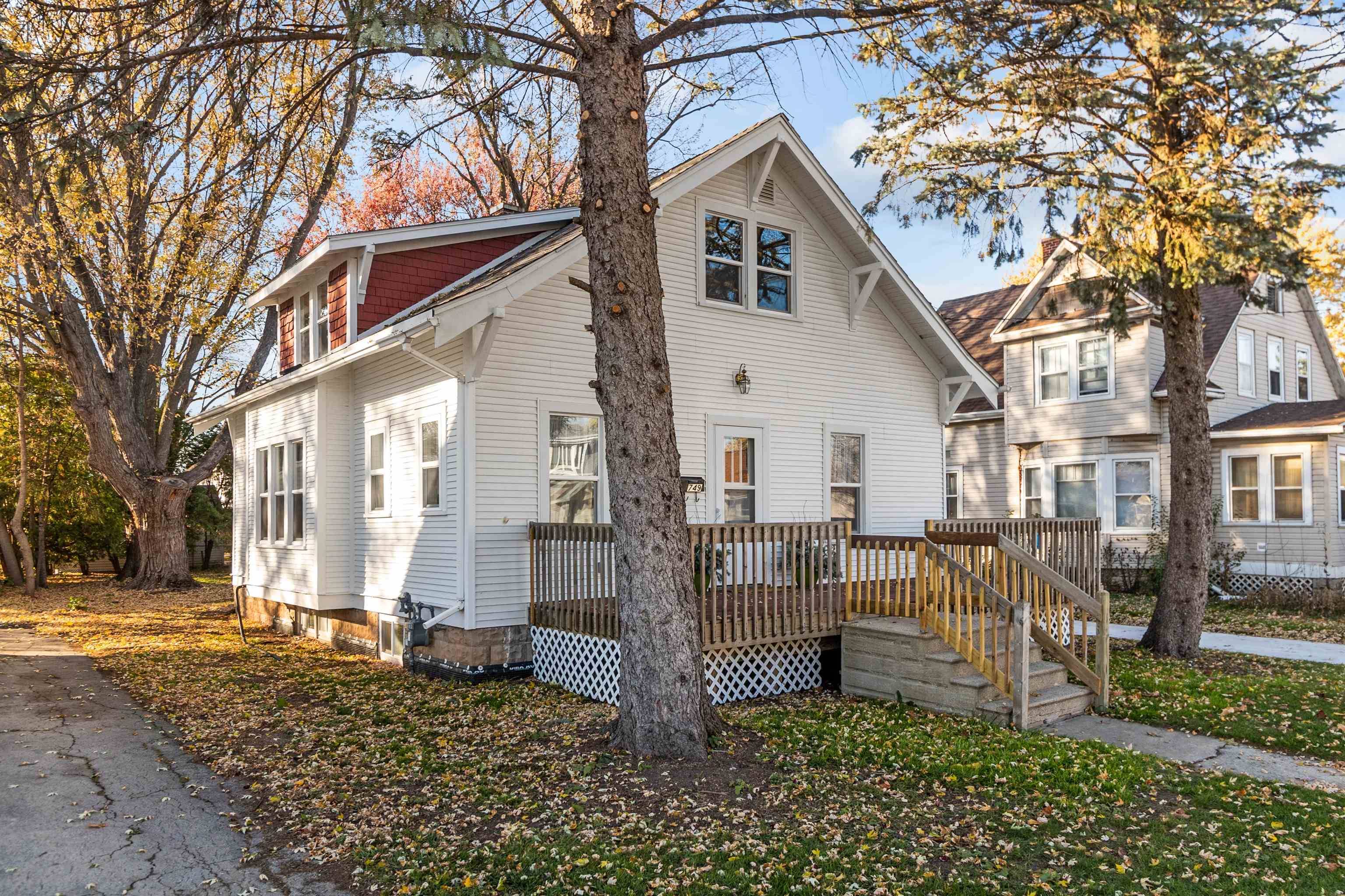 749 S COMMERICAL ST, Neenah, WI 54956