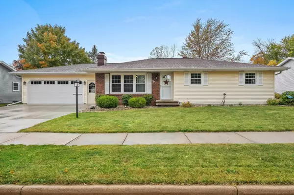2105 SULLIVAN AVE, Kaukauna, WI 54130