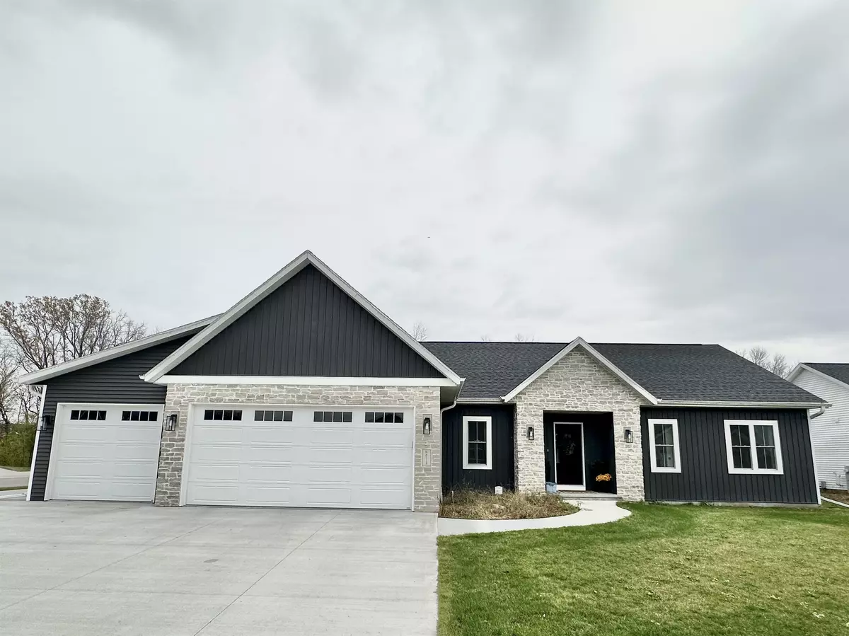 Menasha, WI 54952,N8718 CONNOR CIR