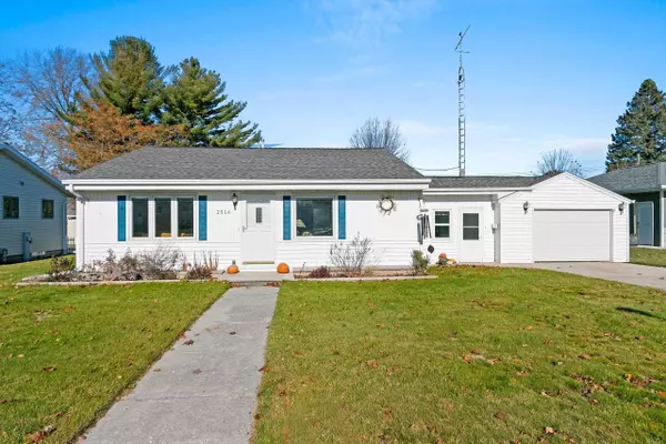 2514 37TH ST, Two Rivers, WI 54241