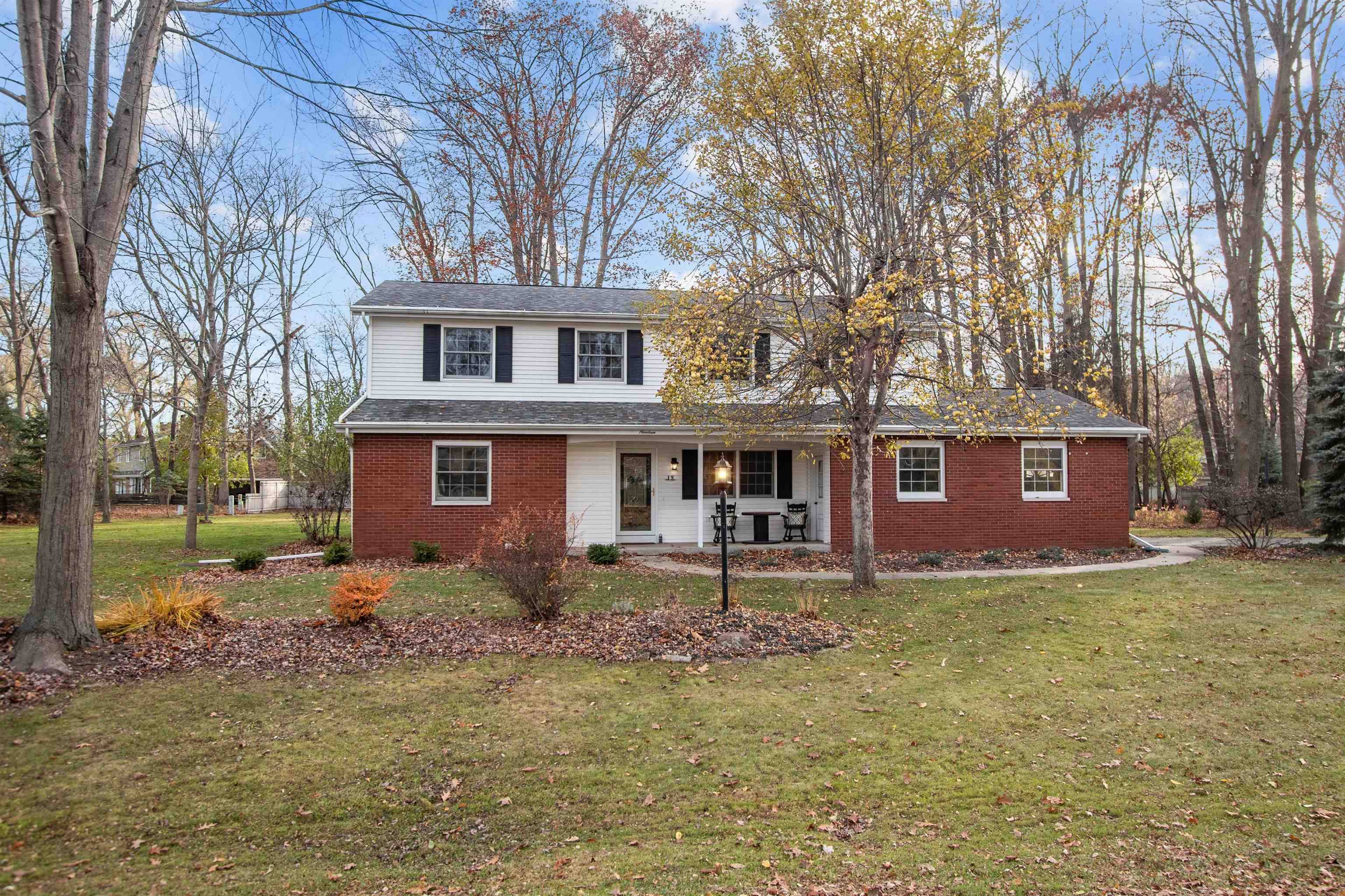 19 MEADOWBROOK CT, Appleton, WI 54914