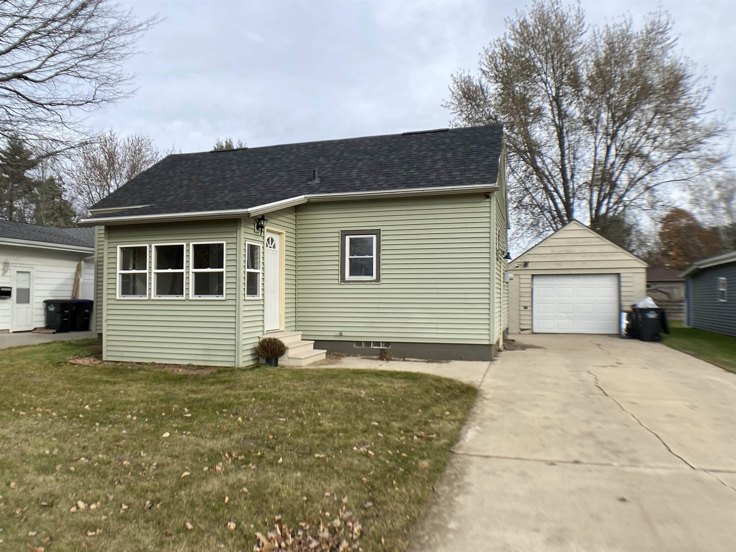 1030 S EVERGREEN ST, Shawano, WI 54166