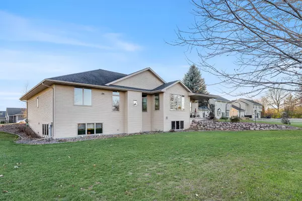 Neenah, WI 54956,1329 SHOOTING STAR DR
