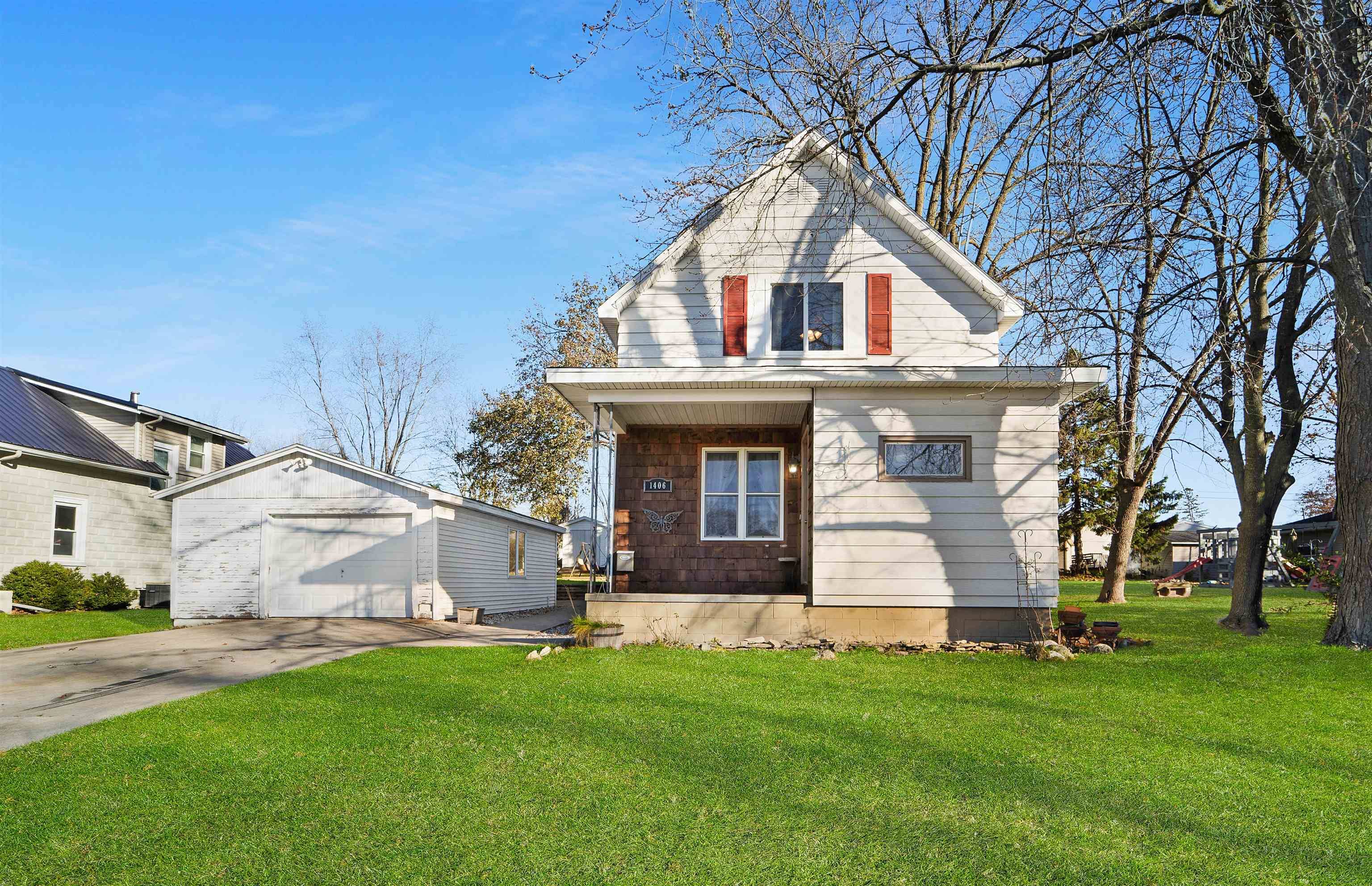 1406 NASSAU ST, New London, WI 54961