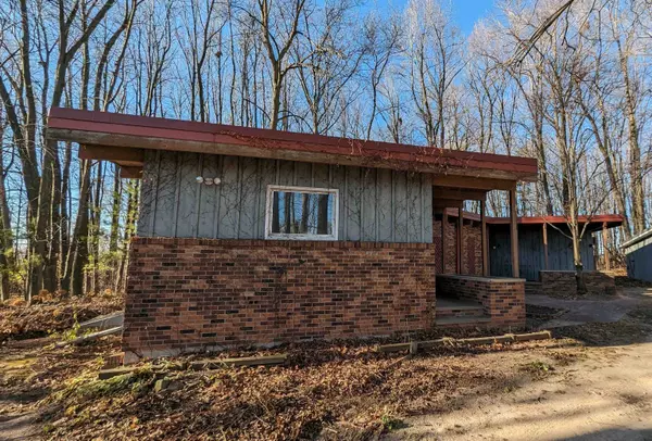 2699 WRENWOOD LN, Neenah, WI 54956