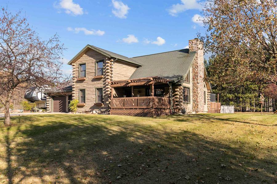 562 BUCKS LN, Sobieski, WI 54171